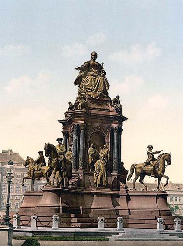 Памятник Императрице Марии Терезии