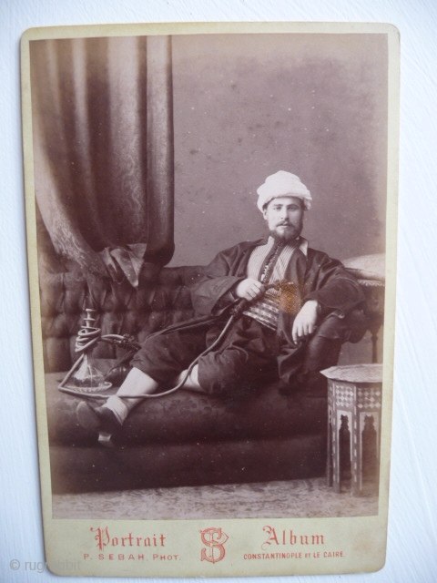 Русский в изгнании, граф Бонч-Сехметов с кальяном и в восточном костюме