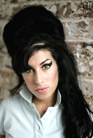 Amy Winehouse  -  4 -      ThePlace