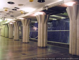  На станции Гагаринской все время протекает потолок.