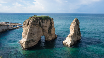Главная и практически единственная достопримечательность Бейрута — Голубиные скалы