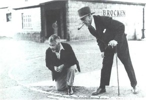 Гарри Прайс вместе с м-ром Джоадом во время проведения «Броккенского эксперимента»