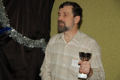 Писатель Александр Громов с кубком МосКона